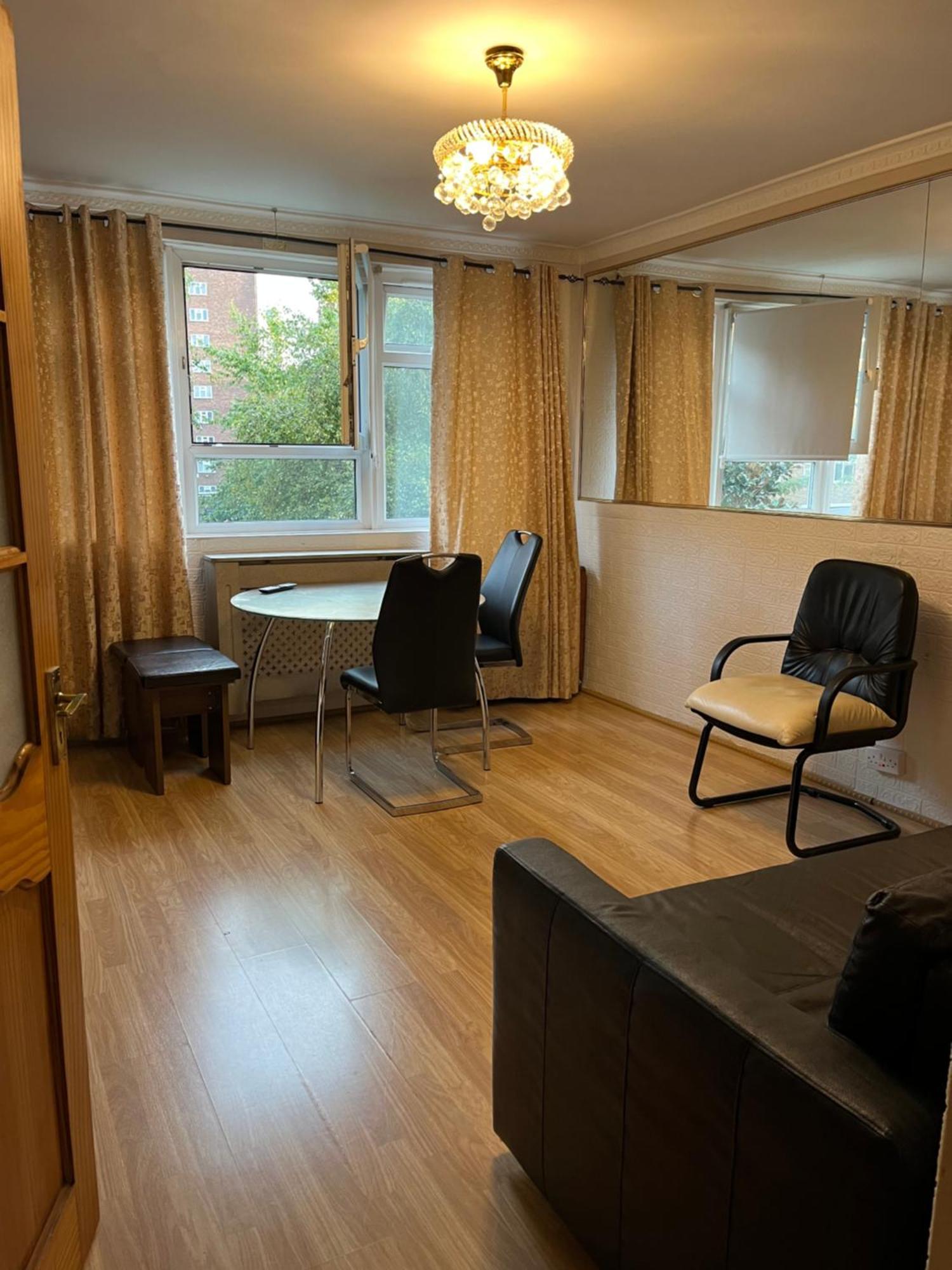 1 Bedroom Flat Close To City With Free Parking Arrangement London Exteriör bild